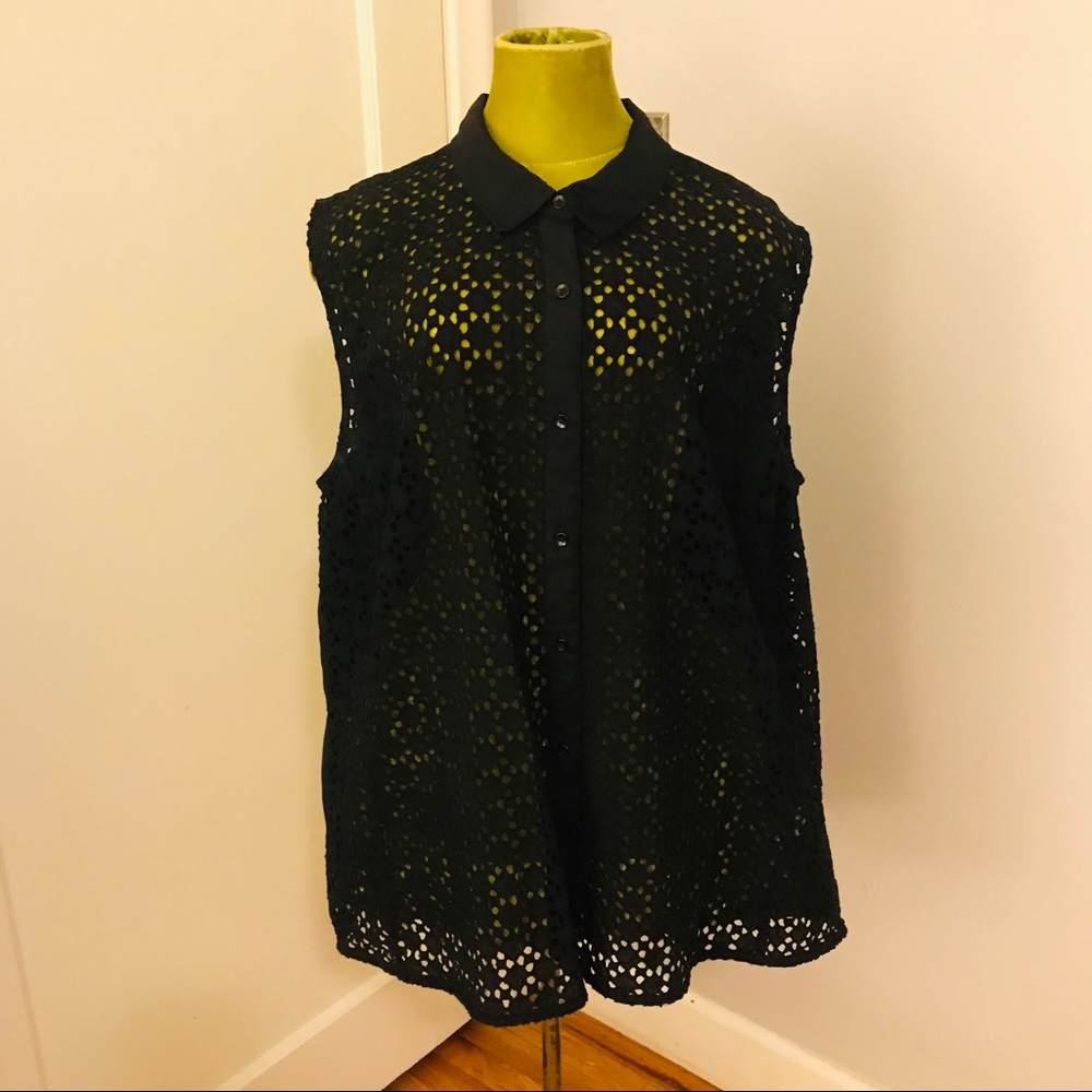 Halogen eyelet front sleeveless top, 18w